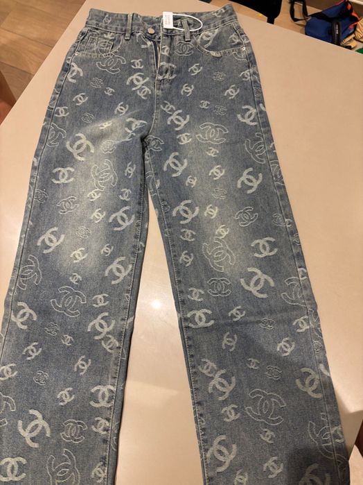 Blugi Chanel …..