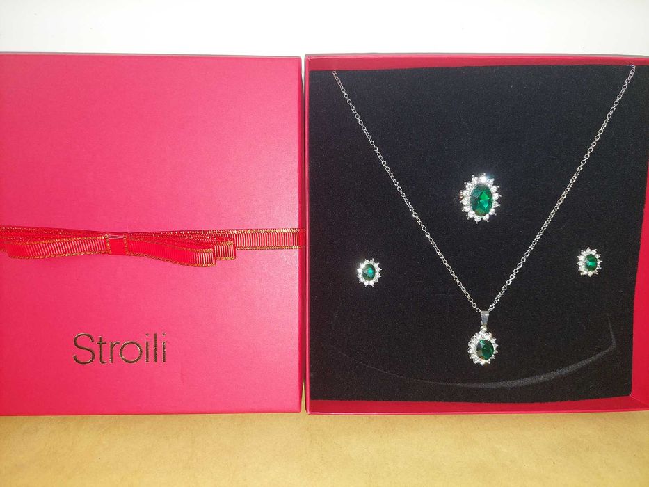 Set cadou Pandantiv, inel, cercei cu diamant verde smarald cutie cadou