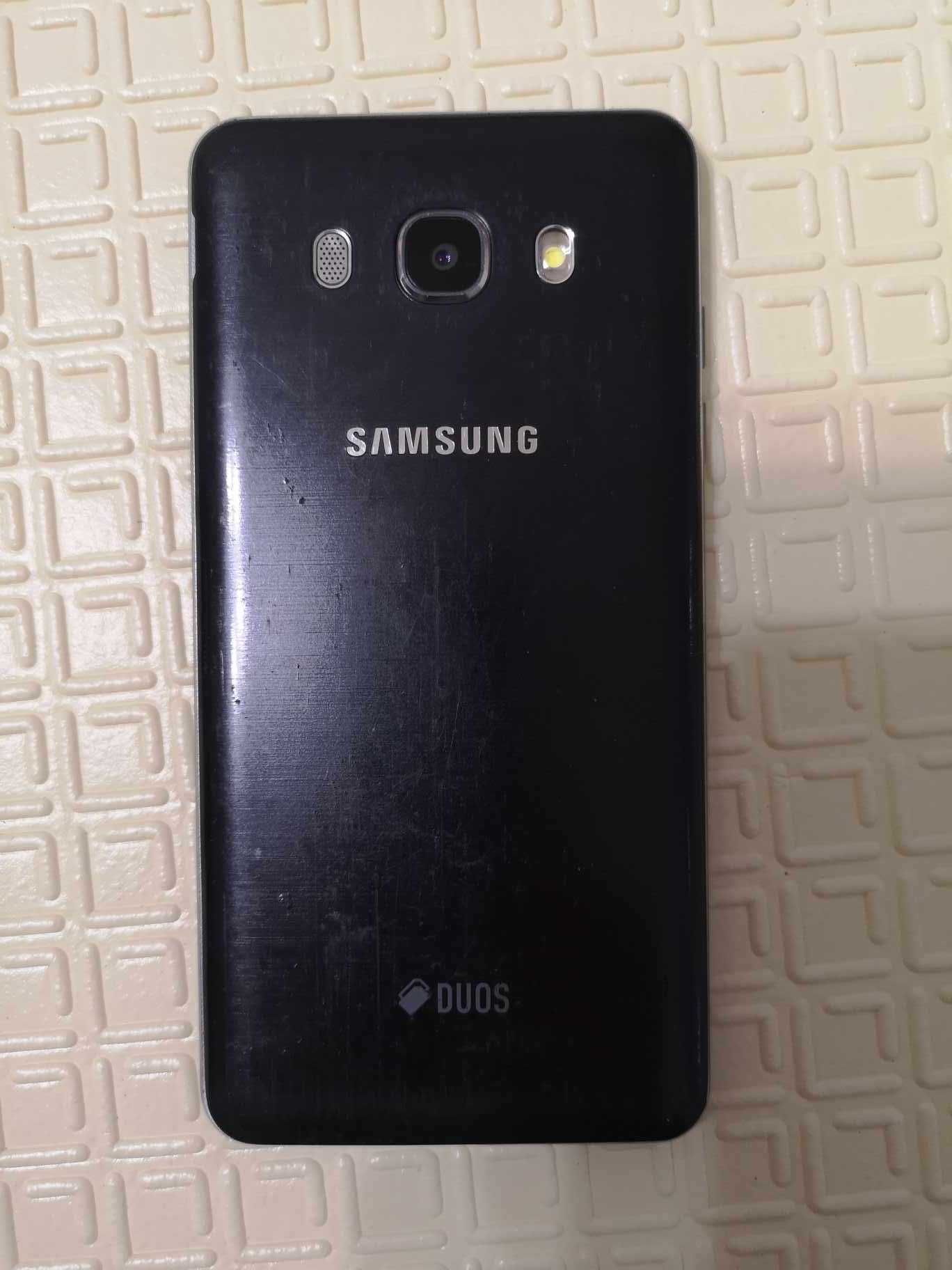 Телефон Samsung J5