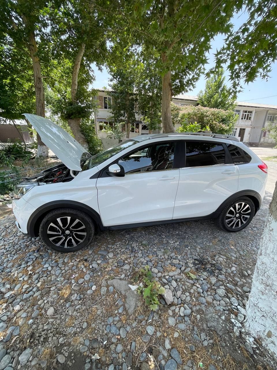 Lada Xray sotiladi