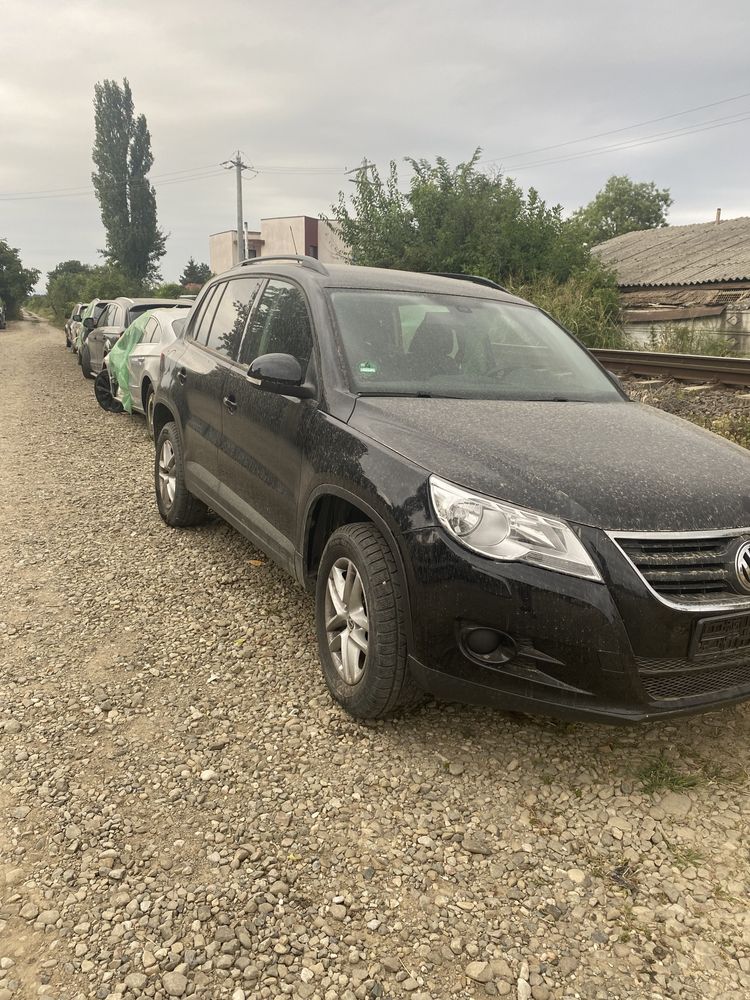 Bară față, capotă , trager  Volkswagen Tiguan 2010