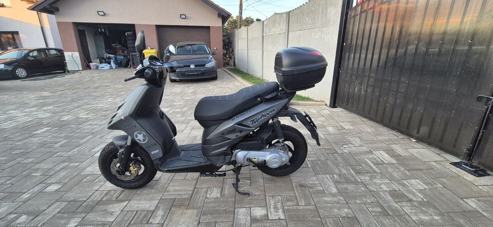 Scuter Piaggio , 49 Cm , anvelope noi ,07/2013 ,cu acte COC