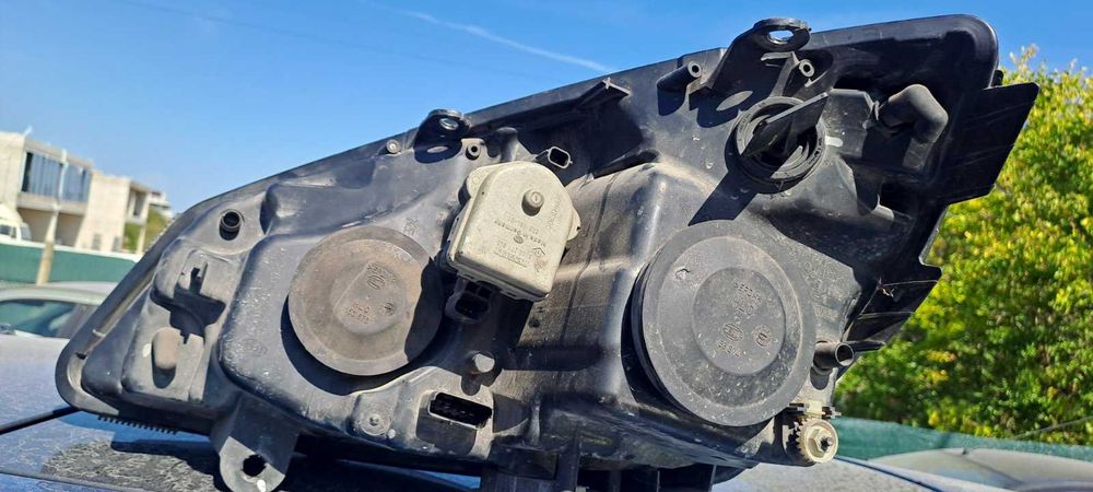 Фар / Фарове Рено Гранд Сценик / Renault Grand Scenic II 1.9 dci 130к.