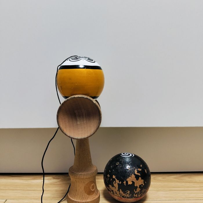 Kendama custom cu tama in plus