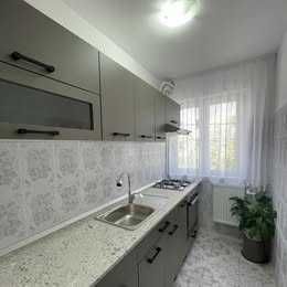 Apartament cu 3 camere de inchiriat
