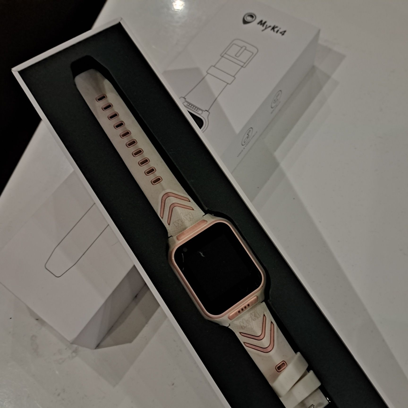 Детски смарт часовник MyKi - 4, 1.4'', White/Pink