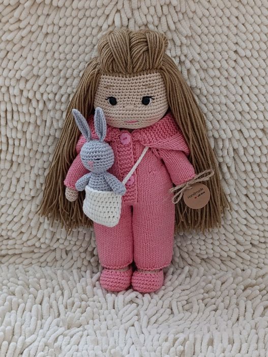 Кукла вязанная крючком