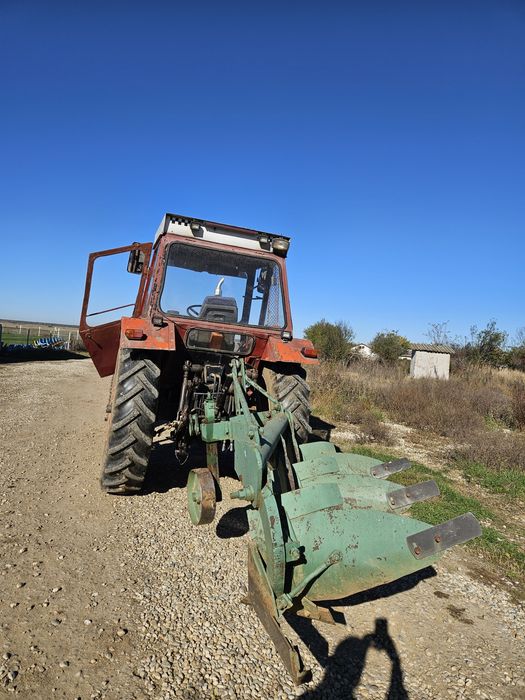 Tractor U650 cu utilaje