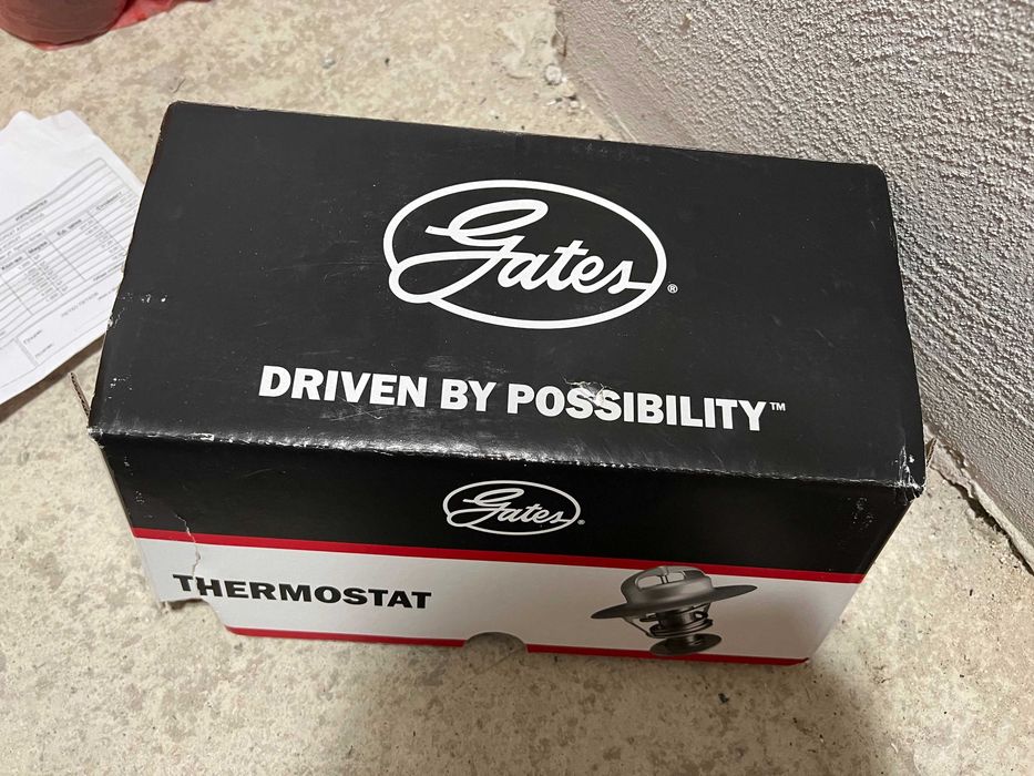 Нов термостат TH7157.95/TH63295 за W204 фейслифт 250 дизел