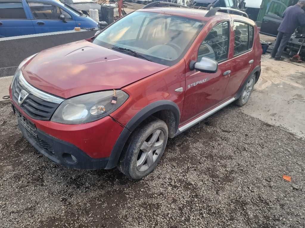 Dezmembrez Dacia Sandero Stepway 1.5 dci an 2010 2011