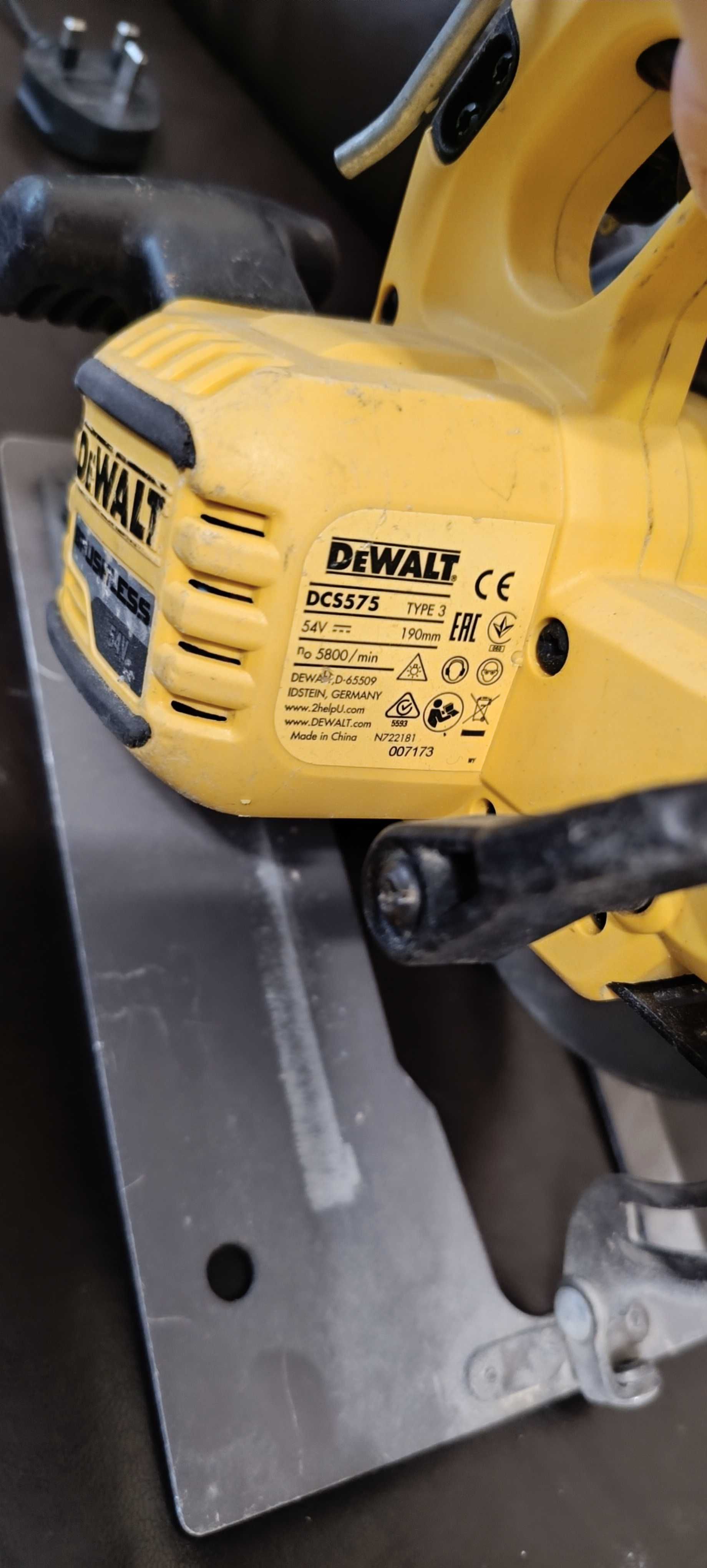 Ръчен Циркуляр Dewalt DCS575 54v