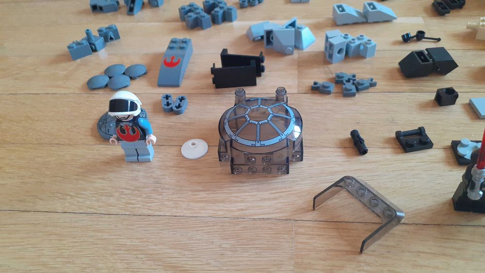 Lego Star Wars базов комплект с фигурки и машини