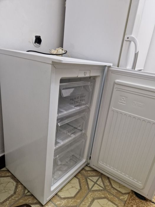 Vând congelator Gorenje