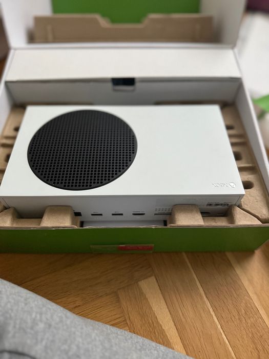Xbox series s в добро състояние
