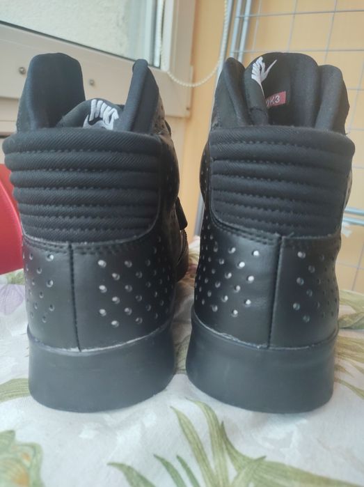 Adidasi Nike Flystepper 2k3