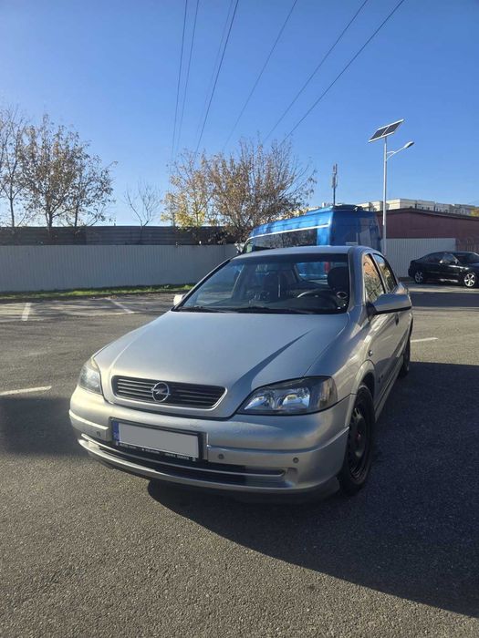 Vând Opel Astra g