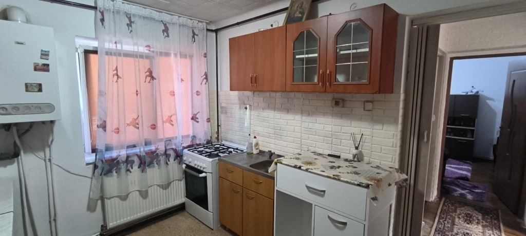 Închiriez  apartament
