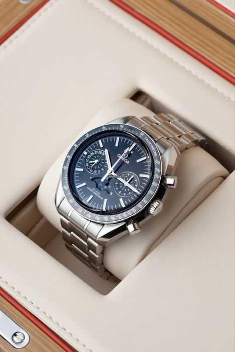 Omega Speedmaster Moonphase 44.25mm