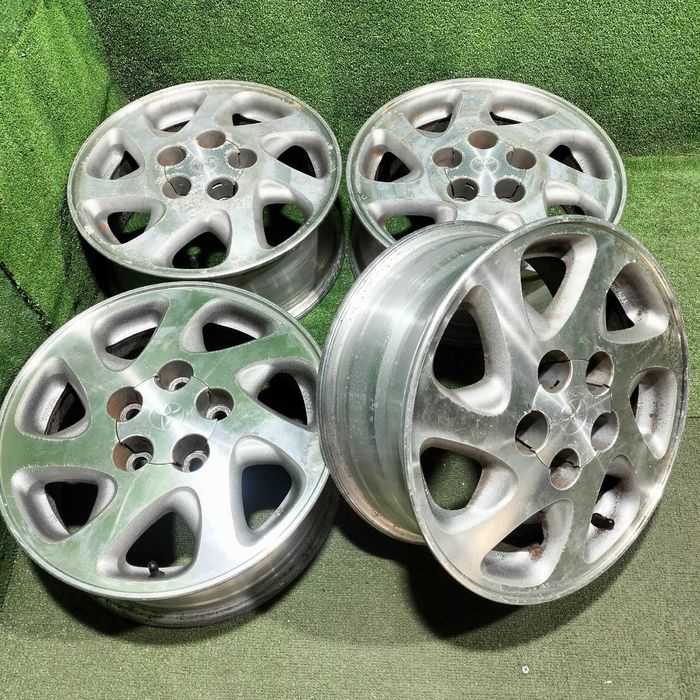 Продам Оригинальные диски на Toyota Camry Gracia R15 6JJ 5/114,3 ET45