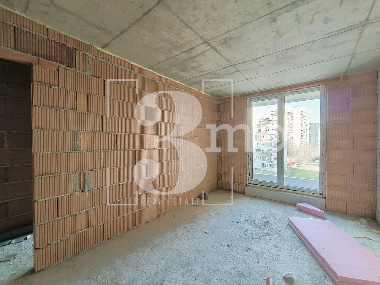 Продава се Тристаен апартамент в София, Люлин 5 - 121 кв.м за 1475 €/кв.м - Снимка #2