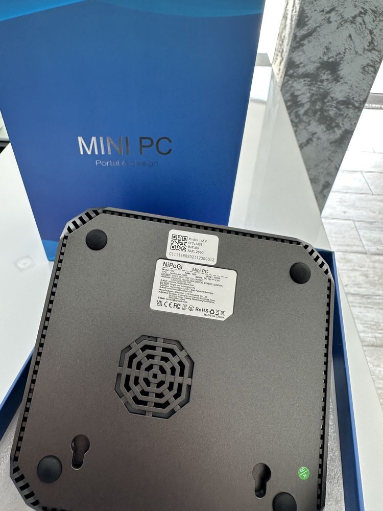 Vand mini pc Nipogi  de 8 gb ram 256 gb nou