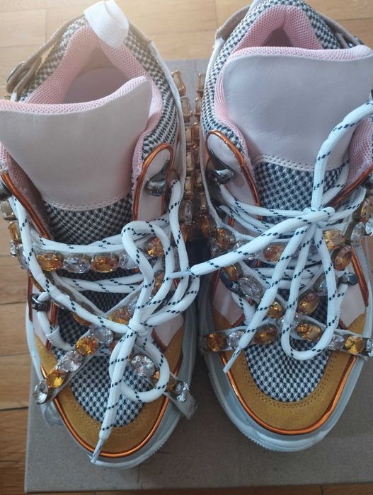 Маратонки с камъни по модел на Gucci