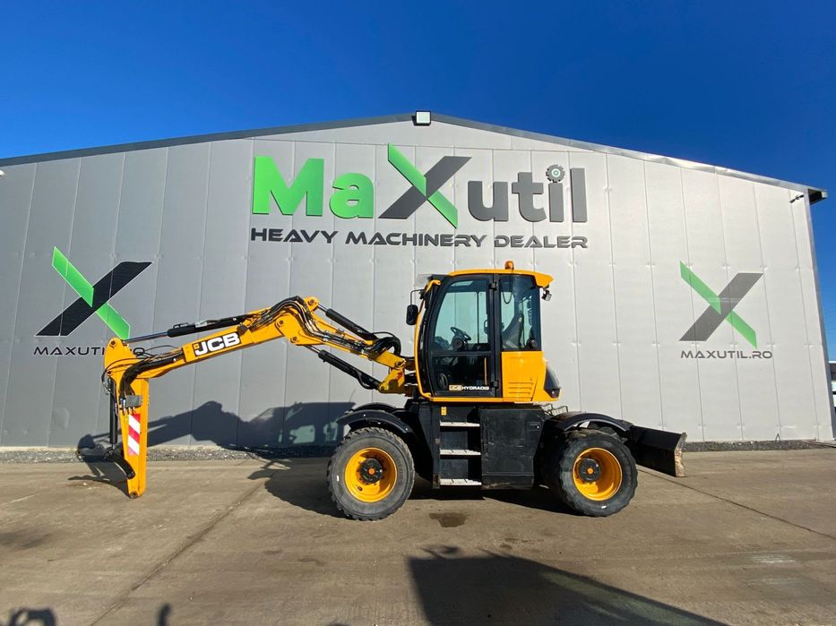 JCB 110WT Excavator pe Roti JCB 110WT Excavator pe Roti