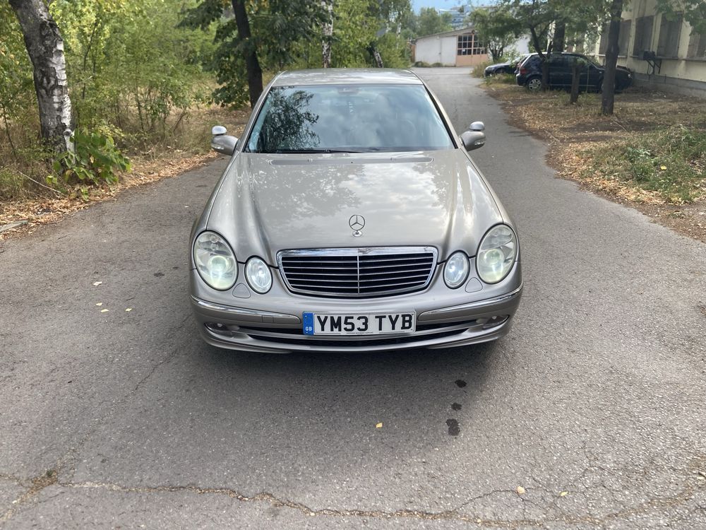 Mercedes-Benz E270