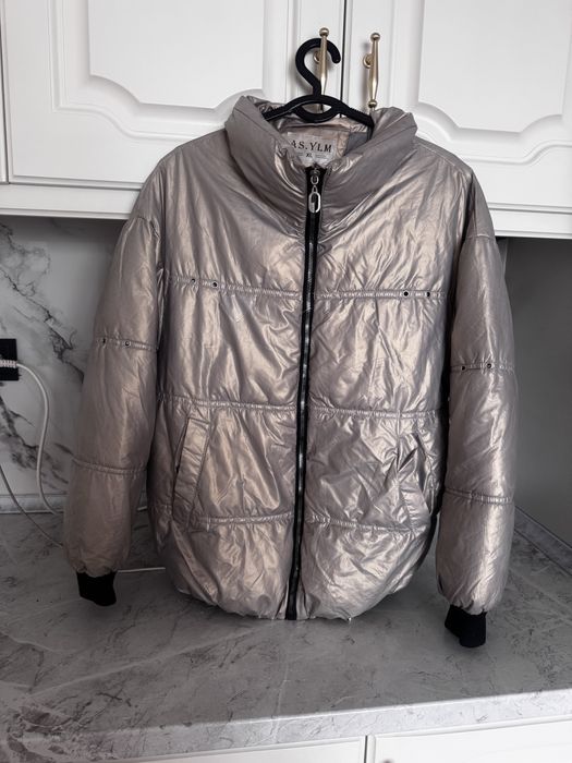 Kurtka lar sotiladi arzonga