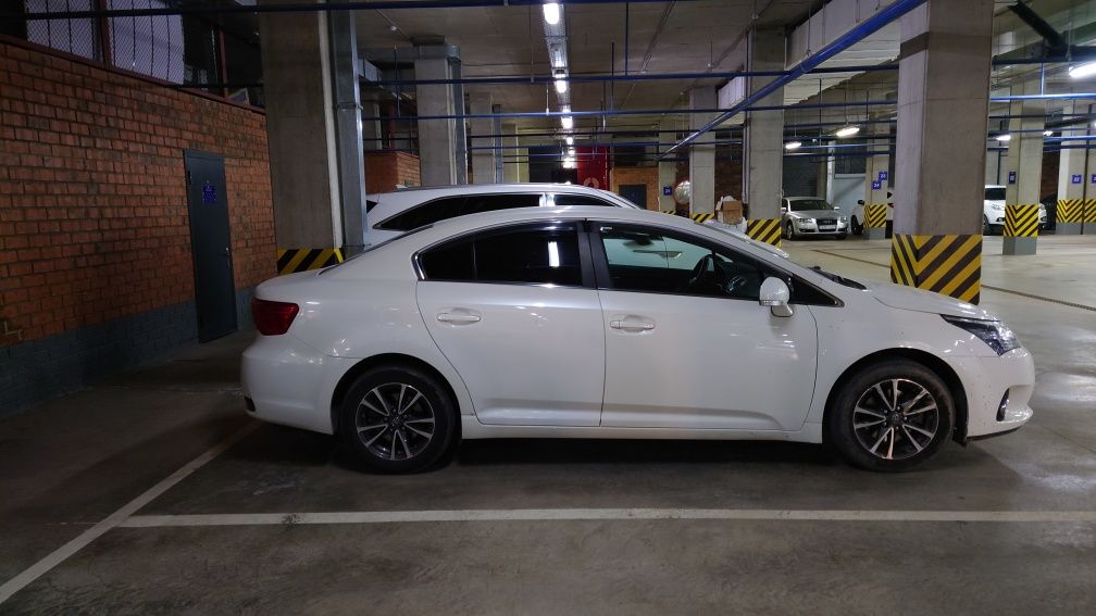 Toyota Avensis 2013