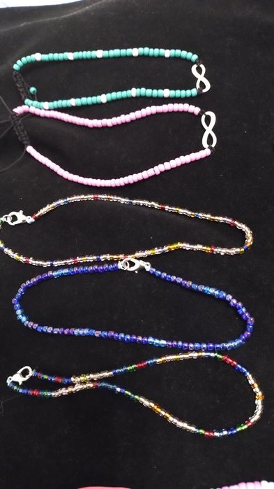 Brățări lucrate manual