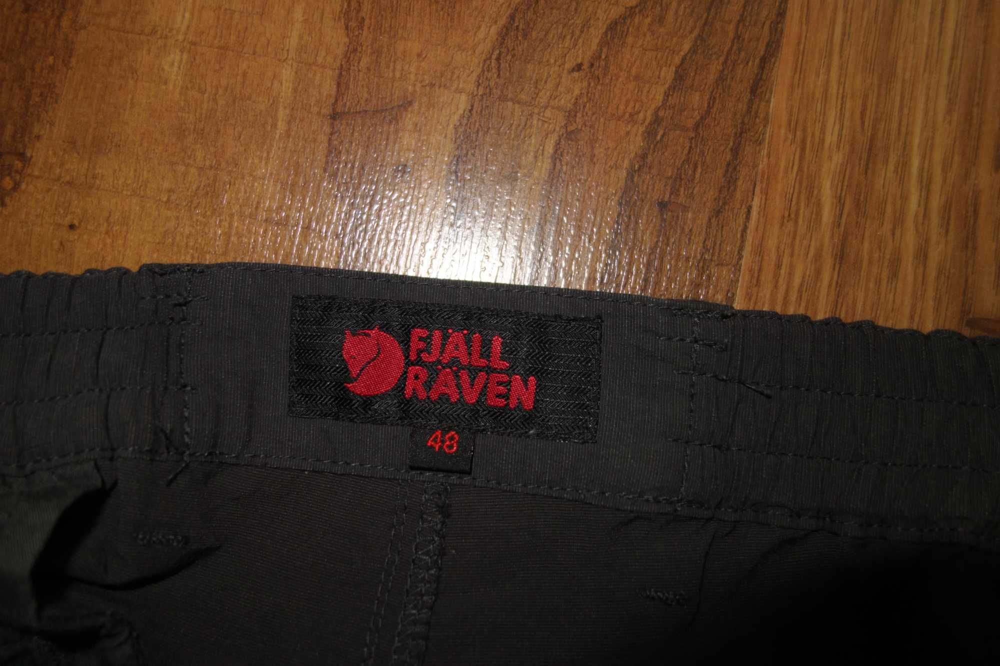 Pantaloni bermude Fjallraven, Marimea 48 S-M Gri, Stare excelenta