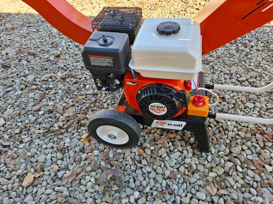 Vand tocator de lemne pe benzina Ruris