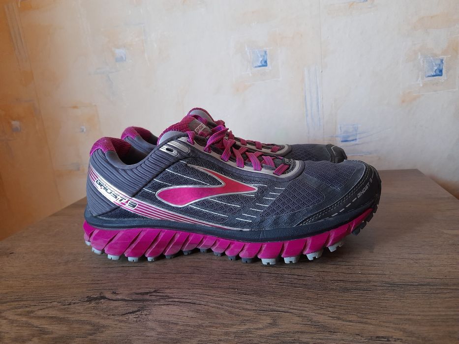 BROOKS gore tex маратонки 39 номер.