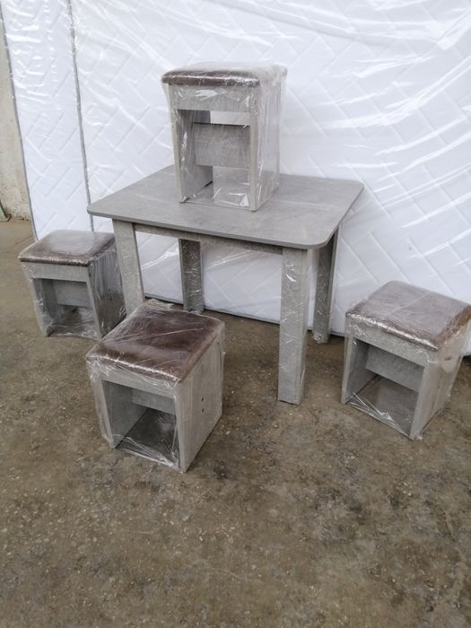 Продаются новые кухонные столы, табуретки от 600 000 тыс сум .