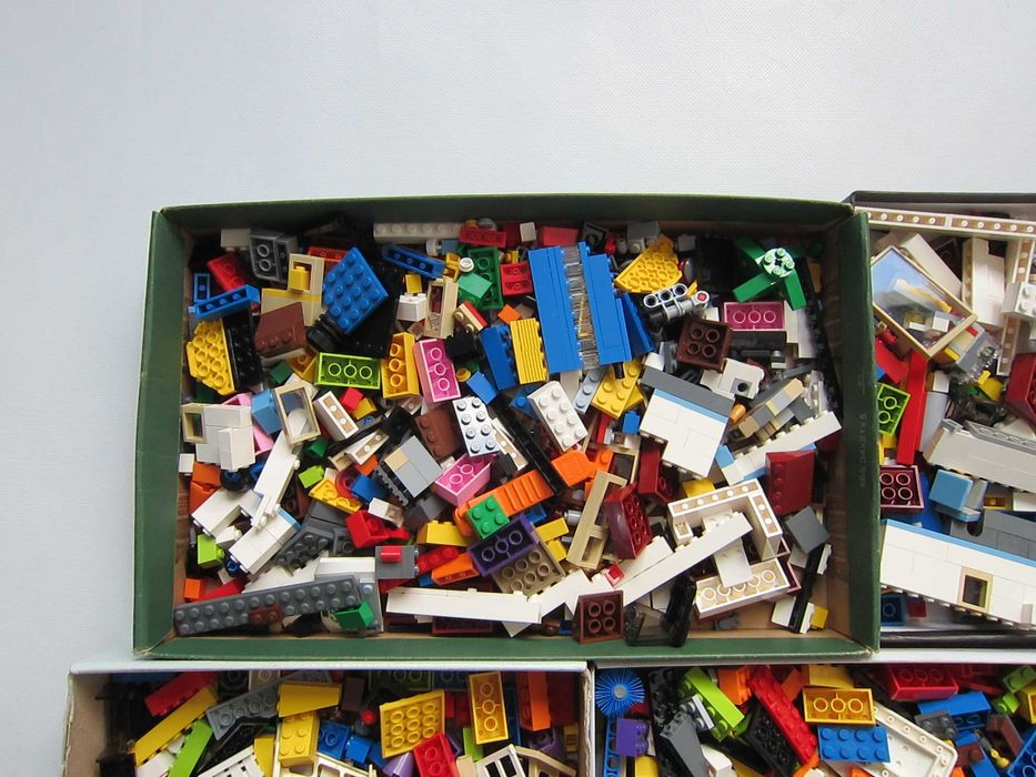 LEGO -- Части от конструктори -- 3.0 килограма