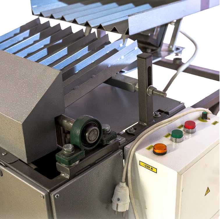 Spargator nuci industrial 100 kg/h