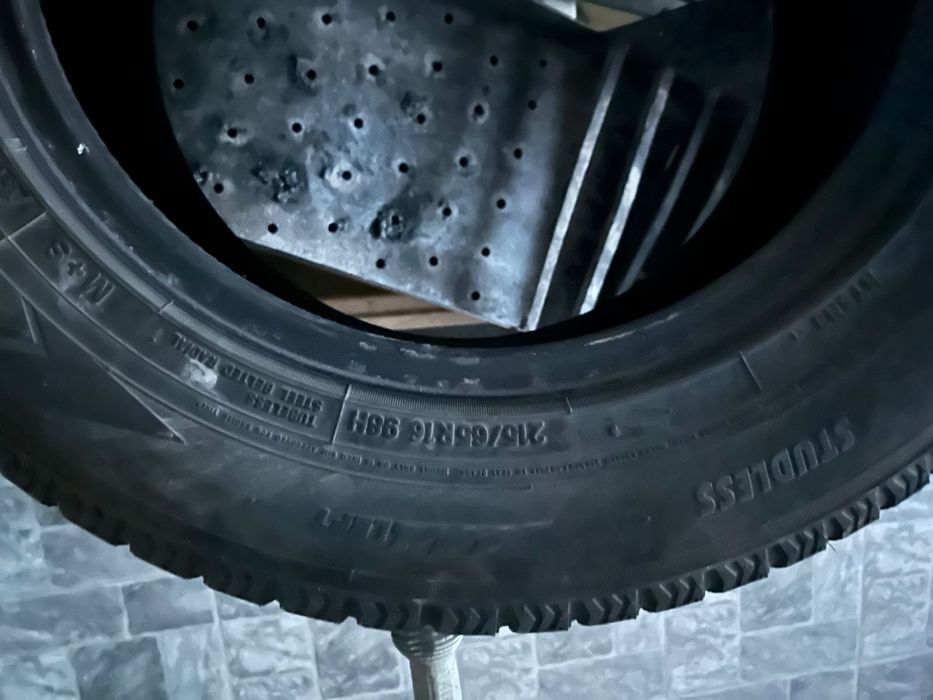 Целые зимние 4 шт резины