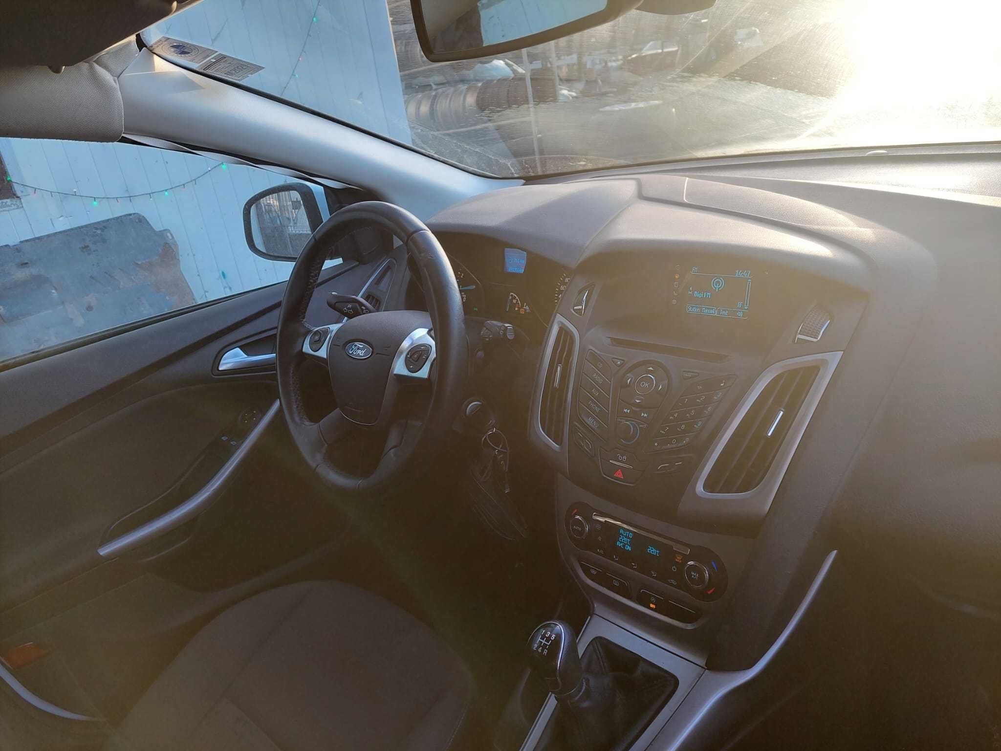 Dezmembram Ford Focus 3, an 2015, motor 1.0 Benzina EcoBoost
