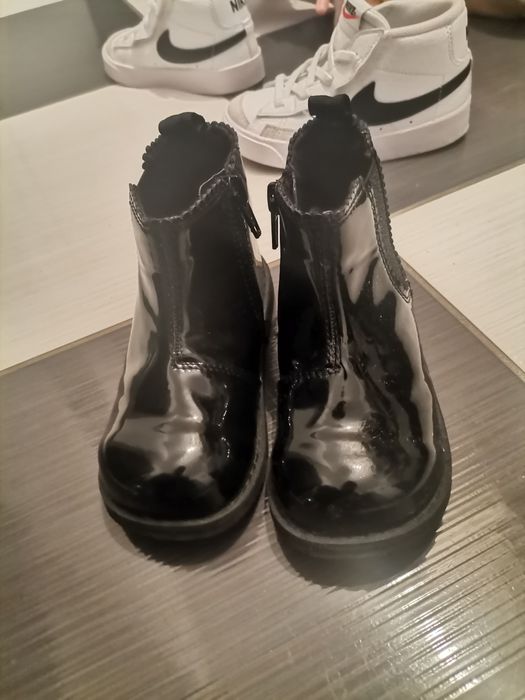 Ghete Chelsea H&M piele lacuita