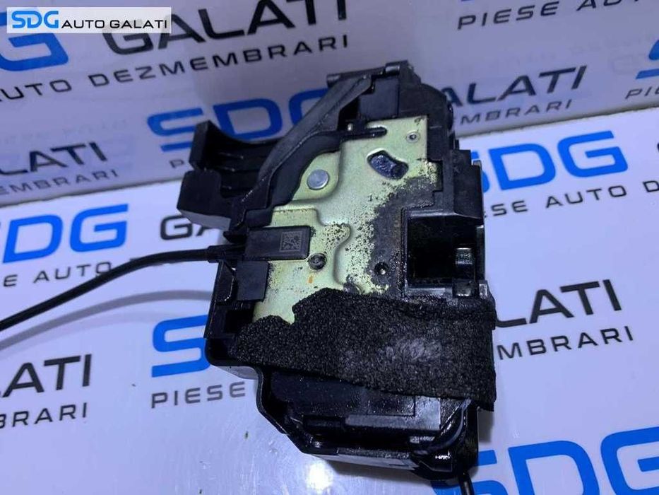 Broasca Incuietoare Usa Portiera Stanga Fata Sofer Renault Megane 3 2008 -2016 Cod 805030002R 805030002R-A [M4765]
