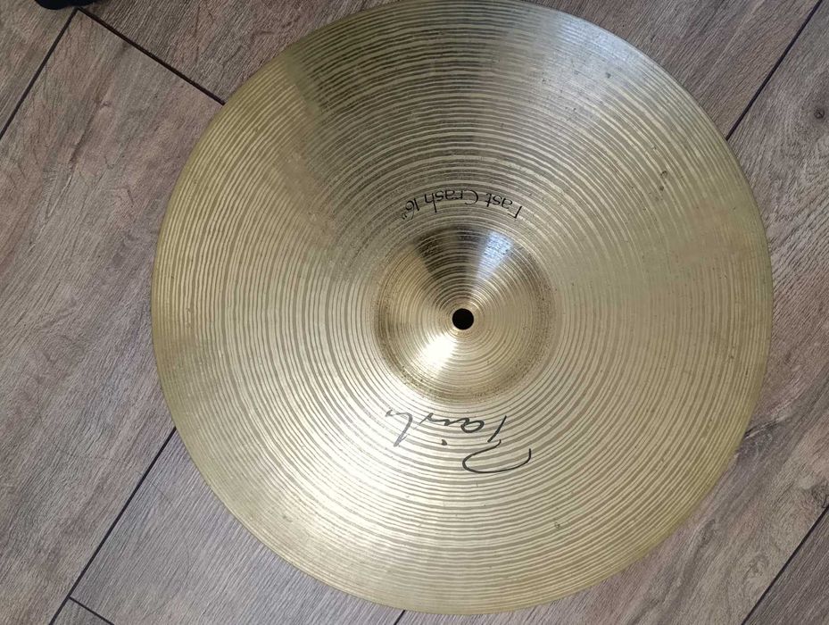 Продавам Швейцарски чинели Paiste!