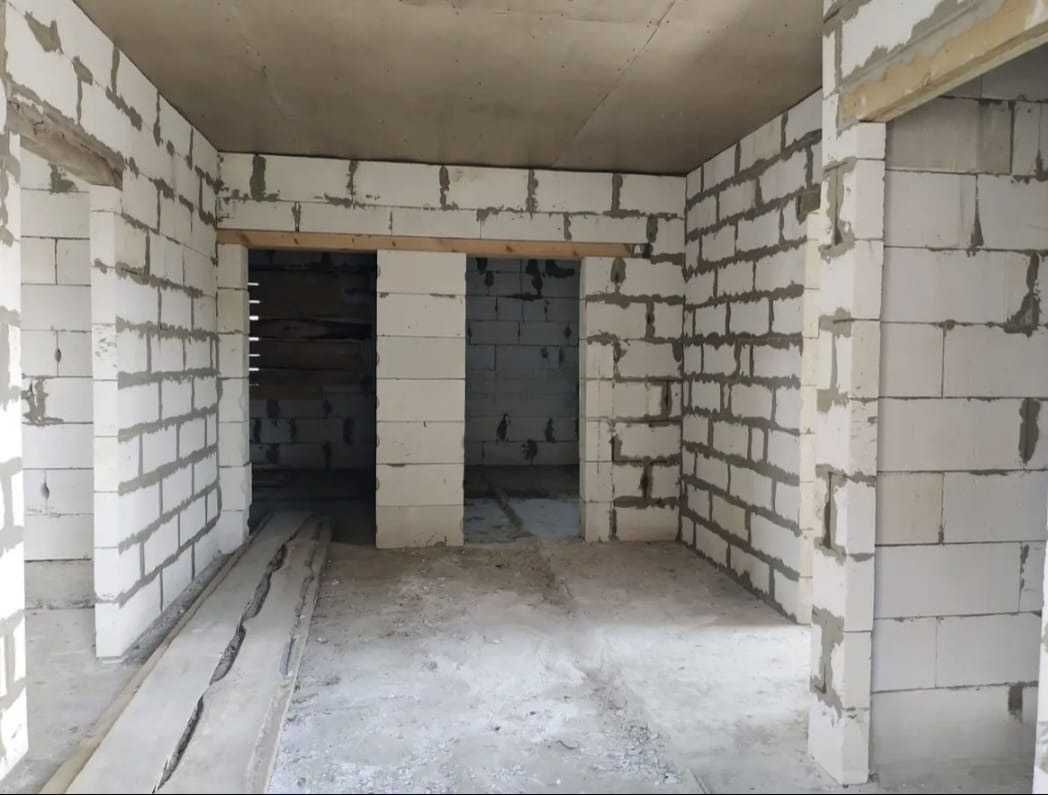 продается дом в черновой отделки район Заречный в нов мик Северный