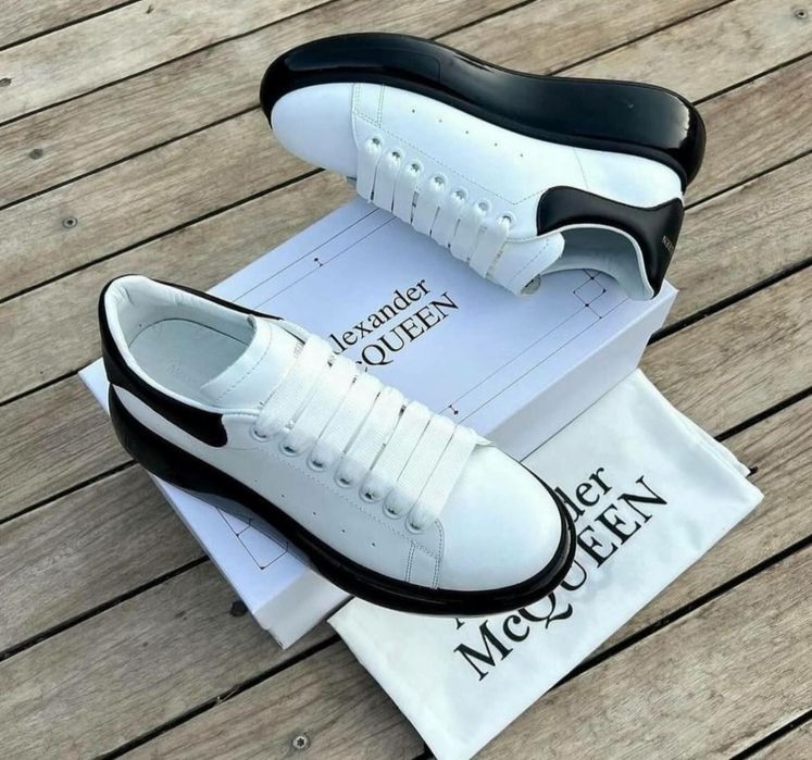 Чисто нови Alexander McQueen