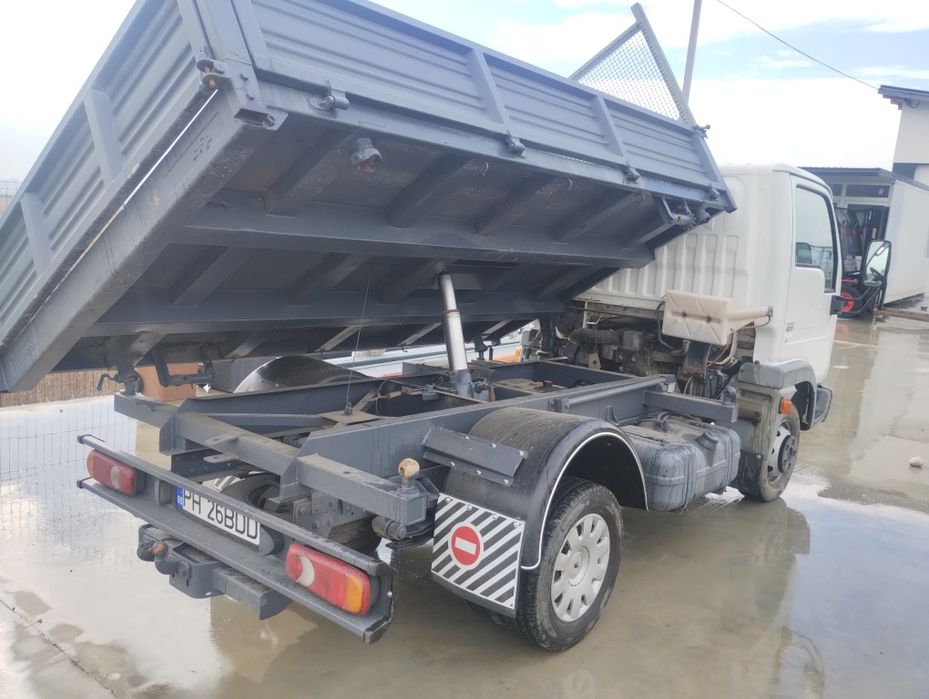 Nissan cabstar Basculabil Trilateral 3.5T