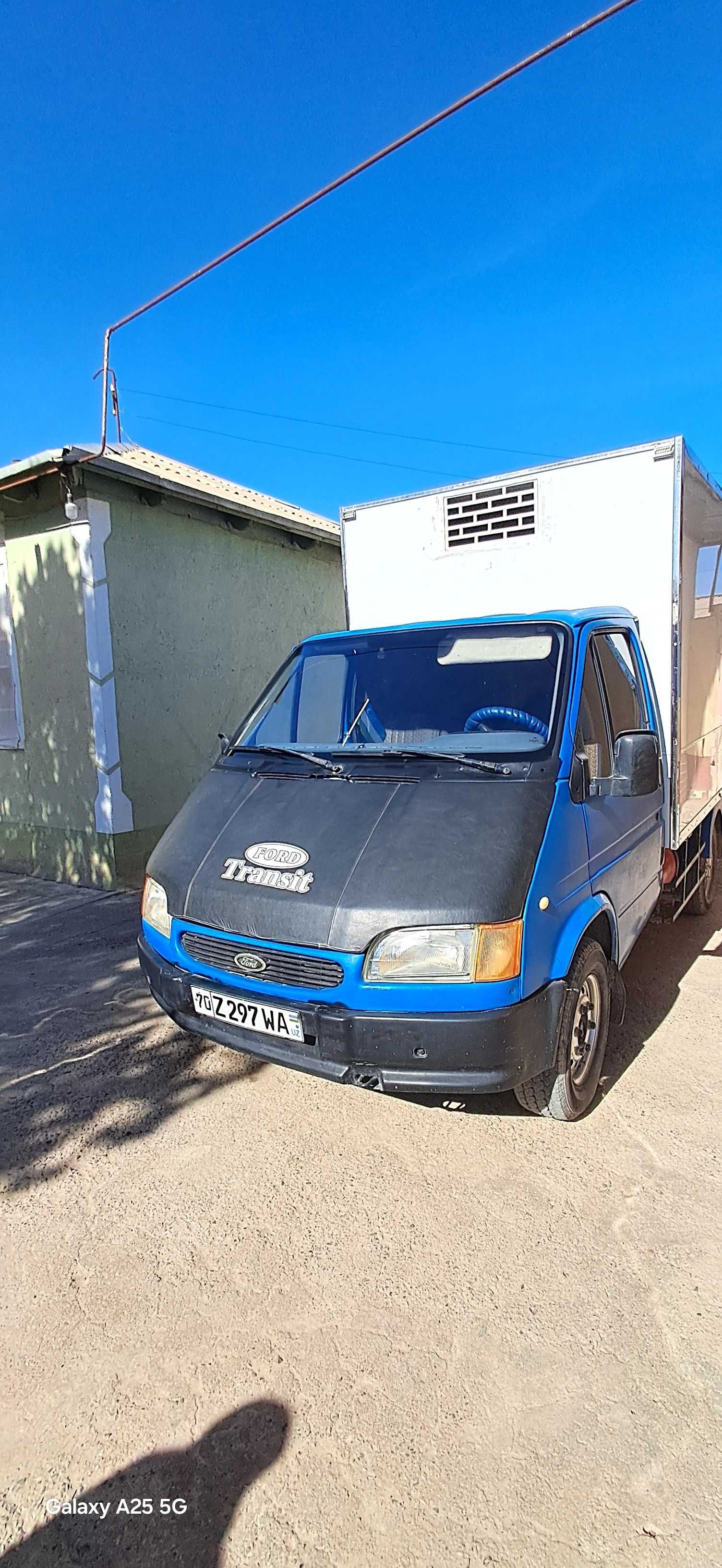 Ford Transit 1990 yili. SOTILADI