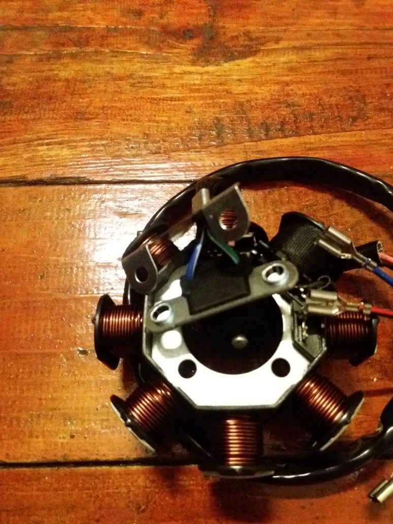 Stator motoscuter 8 bobine+ senzor scanteie