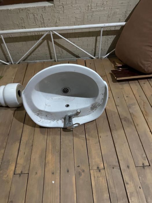 Срочно продам умывальник