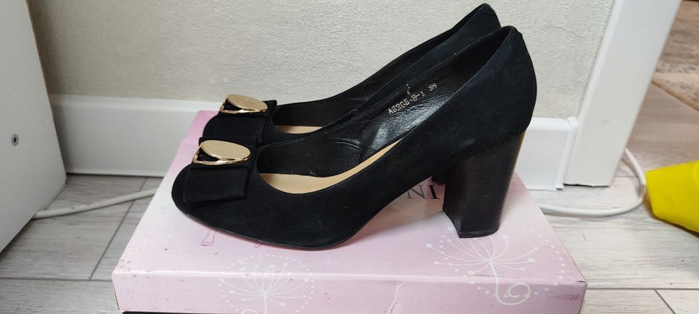 Туфли по 4000 тг