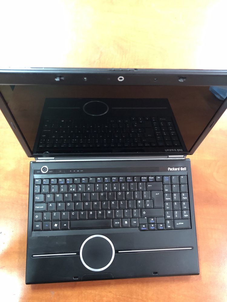 Laptop Packard Bell Ares GM defect